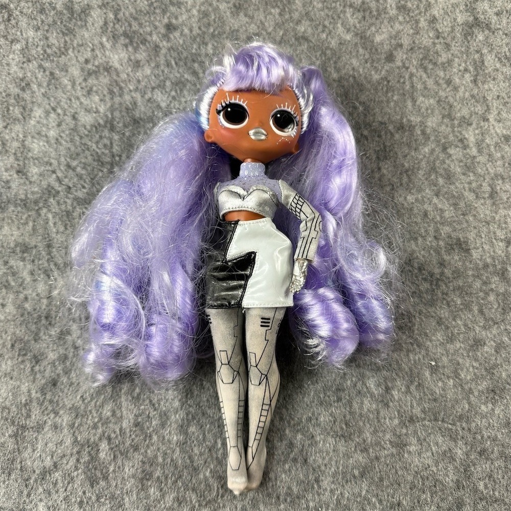 L.O.L. Surprise O.M.G. Movie Magic Gamma Babe Fashion Doll Purple Hair No shoes